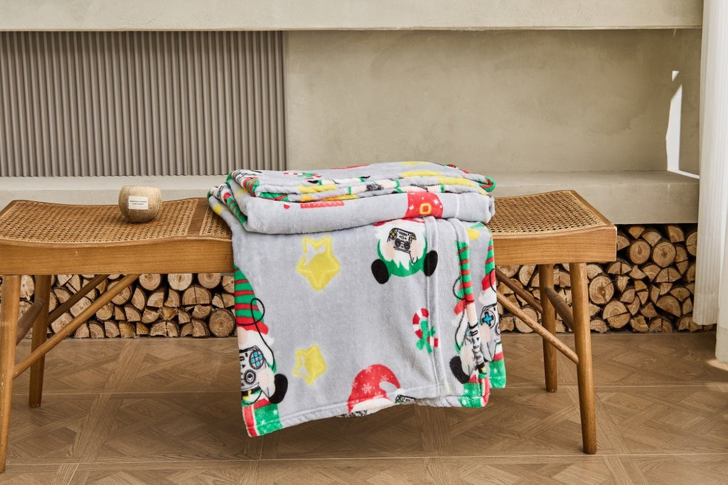 Player Gnomes Xmas Flannel Sherpa Throw